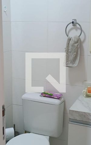 Apartamento à venda com 60m², 2 quartos e 1 vaga Apartamento à venda com 60m², 2 quartos e 1 vagaBanheiro