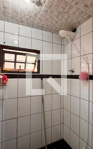 Casa à venda com 95m², 3 quartos e 1 vaga Casa à venda com 95m², 3 quartos e 1 vagaBanheiro edícula