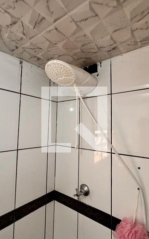 Casa à venda com 95m², 3 quartos e 1 vaga Casa à venda com 95m², 3 quartos e 1 vagaBanheiro edícula