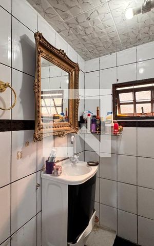 Casa à venda com 95m², 3 quartos e 1 vaga Casa à venda com 95m², 3 quartos e 1 vagaBanheiro edícula
