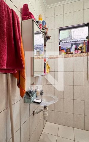 Casa à venda com 95m², 3 quartos e 1 vaga Casa à venda com 95m², 3 quartos e 1 vagaBanheiro