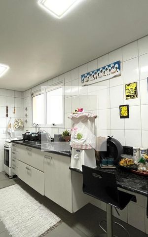 Apartamento à venda com 105m², 2 quartos e 2 vagas Apartamento à venda com 105m², 2 quartos e 2 vagasCozinha