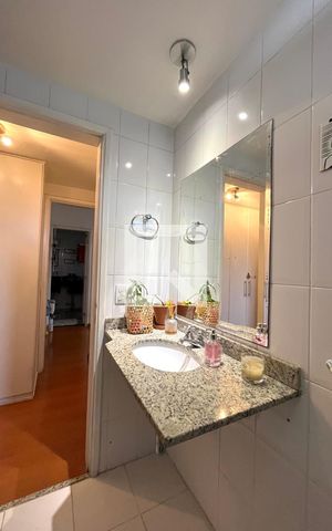 Apartamento à venda com 105m², 2 quartos e 2 vagas Apartamento à venda com 105m², 2 quartos e 2 vagasBanheiro Corredor