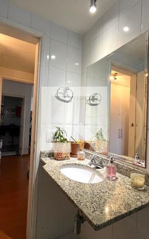Apartamento à venda com 105m², 2 quartos e 2 vagas Apartamento à venda com 105m², 2 quartos e 2 vagasBanheiro Corredor