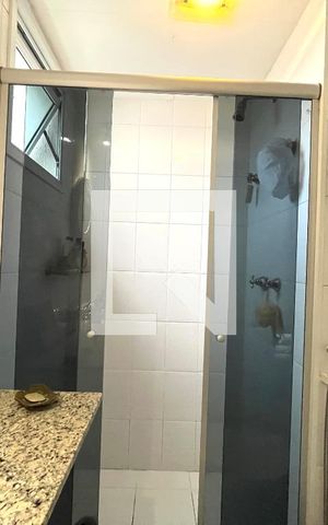 Apartamento à venda com 105m², 2 quartos e 2 vagas Apartamento à venda com 105m², 2 quartos e 2 vagasBanheiro da Suíte