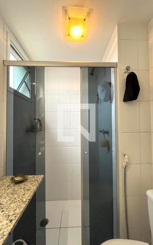 Apartamento à venda com 105m², 2 quartos e 2 vagas Apartamento à venda com 105m², 2 quartos e 2 vagasBanheiro da Suíte