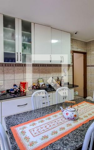 Casa à venda com 156m², 3 quartos e 2 vagas Casa à venda com 156m², 3 quartos e 2 vagasCozinha