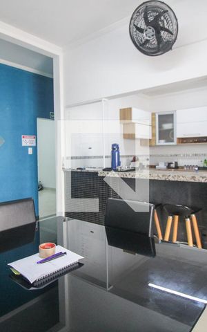 Casa à venda com 163m², 3 quartos e 2 vagas Casa à venda com 163m², 3 quartos e 2 vagasCopa