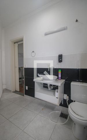 Casa à venda com 163m², 3 quartos e 2 vagas Casa à venda com 163m², 3 quartos e 2 vagasBanheiro do Quarto 3 (suíte)