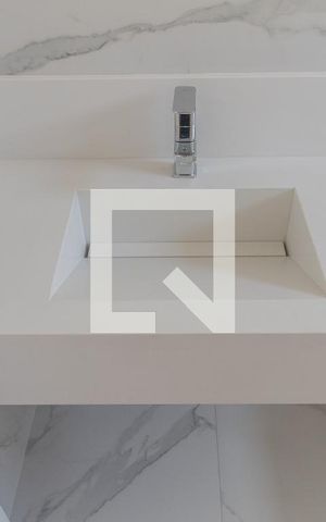 Apartamento à venda com 326m², 5 quartos e 3 vagas Apartamento à venda com 326m², 5 quartos e 3 vagasBanheiro da Suite 1