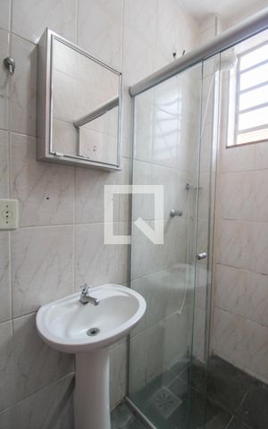 Studio para alugar com 30m², 1 quarto e sem vaga Studio para alugar com 30m², 1 quarto e sem vagaBanheiro