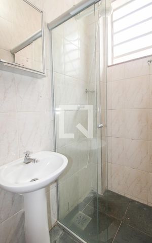Studio para alugar com 30m², 1 quarto e sem vaga Studio para alugar com 30m², 1 quarto e sem vagaBanheiro