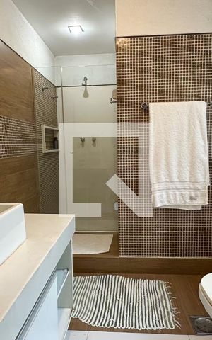 Casa à venda com 1800m², 11 quartos e 8 vagasSuíte 04 - Casa 01