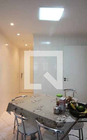 Apartamento para alugar com 130m², 3 quartos e 3 vagasCozinha 