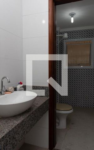 Casa à venda com 199m², 3 quartos e 2 vagas Casa à venda com 199m², 3 quartos e 2 vagasBanheiro de Serviço