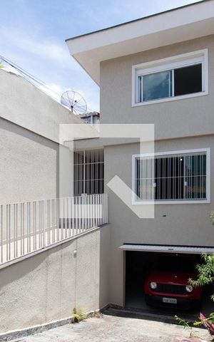 Casa à venda com 199m², 3 quartos e 2 vagas Casa à venda com 199m², 3 quartos e 2 vagasFachada da Casa