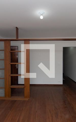 Casa à venda com 199m², 3 quartos e 2 vagas Casa à venda com 199m², 3 quartos e 2 vagasSala