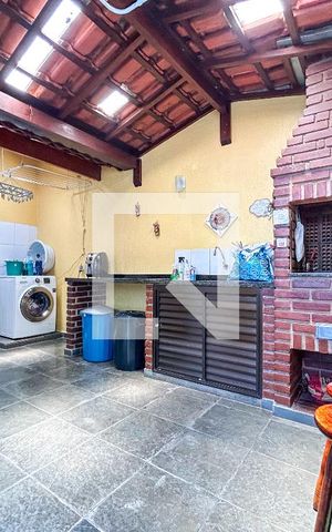 Casa à venda com 165m², 3 quartos e 4 vagasÁrea de Serviço/Churrasqueira