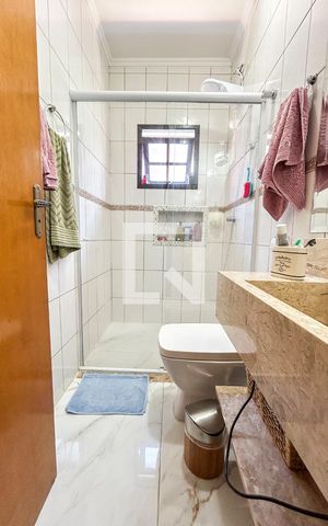 Casa à venda com 165m², 3 quartos e 4 vagasBanheiro