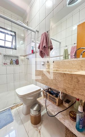 Casa à venda com 165m², 3 quartos e 4 vagasBanheiro