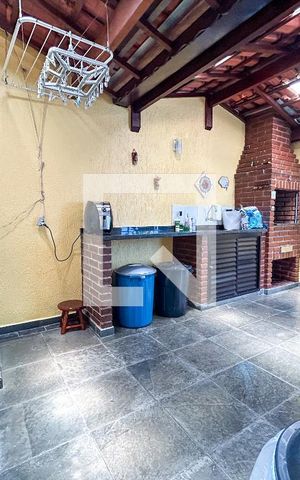 Casa à venda com 165m², 3 quartos e 4 vagasÁrea de Serviço/Churrasqueira
