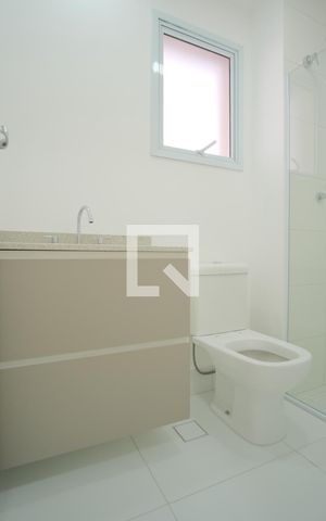 Apartamento à venda com 67m², 2 quartos e 2 vagasBanheiro da Suíte