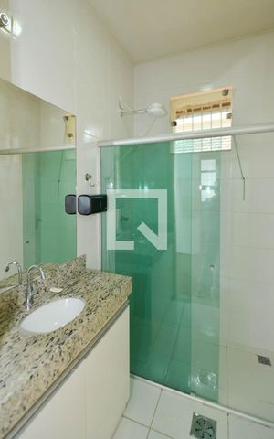 Apartamento para alugar com 200m², 3 quartos e sem vaga Apartamento para alugar com 200m², 3 quartos e sem vagaBanheiro social