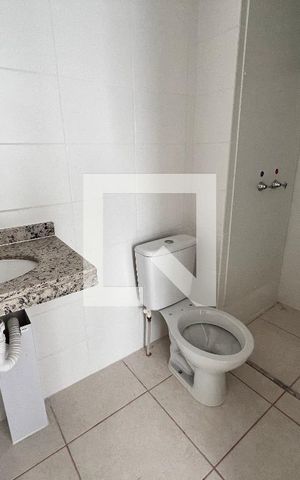 Apartamento à venda com 43m², 2 quartos e 1 vaga Apartamento à venda com 43m², 2 quartos e 1 vagaBanheiro Social