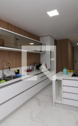 Apartamento à venda com 200m², 3 quartos e 2 vagasCozinha