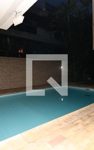 Apartamento à venda com 200m², 3 quartos e 2 vagasPiscina - Área comum