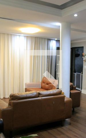 Casa à venda com 180m², 4 quartos e 2 vagasSala