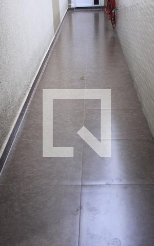Casa à venda com 180m², 4 quartos e 2 vagasCorredor lateral