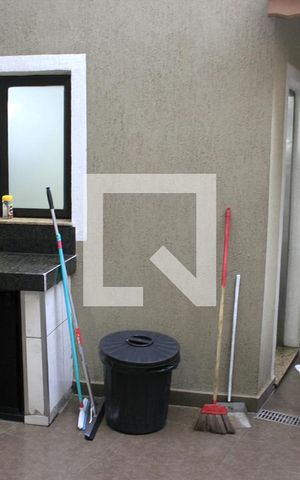 Casa à venda com 180m², 4 quartos e 2 vagasÁrea de Serviço