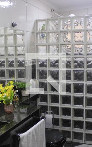 Casa à venda com 180m², 4 quartos e 2 vagasBanheiro 2
