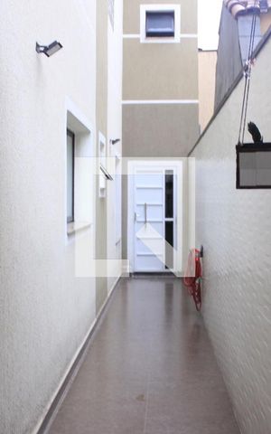 Casa à venda com 180m², 4 quartos e 2 vagasCorredor lateral