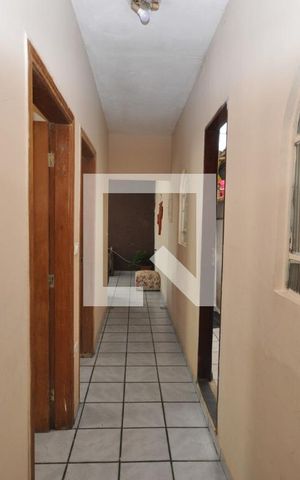 Casa à venda com 198m², 4 quartos e 2 vagasCorredor