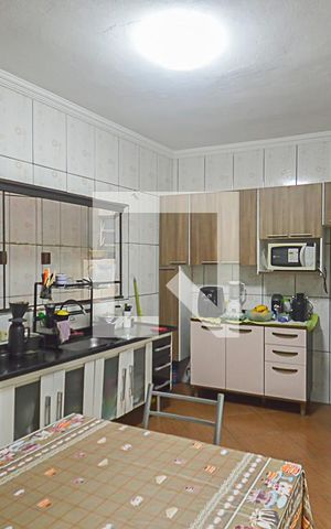 Casa à venda com 401m², 3 quartos e 1 vaga Casa à venda com 401m², 3 quartos e 1 vagaCozinha