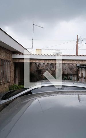 Casa à venda com 255m², 3 quartos e 3 vagas Casa à venda com 255m², 3 quartos e 3 vagasÁrea comum