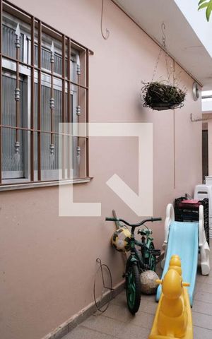 Casa à venda com 255m², 3 quartos e 3 vagas Casa à venda com 255m², 3 quartos e 3 vagasÁrea comum