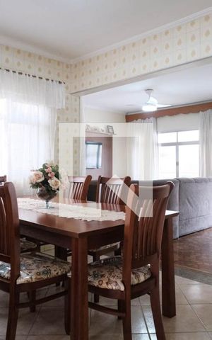 Casa à venda com 255m², 3 quartos e 3 vagas Casa à venda com 255m², 3 quartos e 3 vagasSala de Jantar