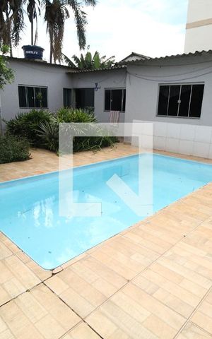 Casa para alugar com 300m², 8 quartos e 1 vagaPiscina