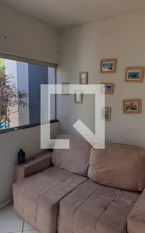 Casa para alugar com 300m², 8 quartos e 1 vaga Casa para alugar com 300m², 8 quartos e 1 vagaSala