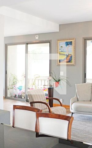 Casa de condomínio à venda com 440m², 4 quartos e 3 vagasSala