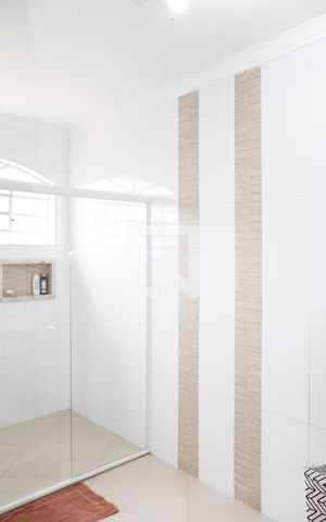 Casa de condomínio à venda com 440m², 4 quartos e 3 vagasBanheiro do Quarto 4