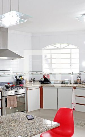 Casa de condomínio à venda com 440m², 4 quartos e 3 vagasCozinha
