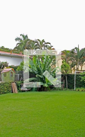 Casa de condomínio à venda com 440m², 4 quartos e 3 vagasÁrea comum