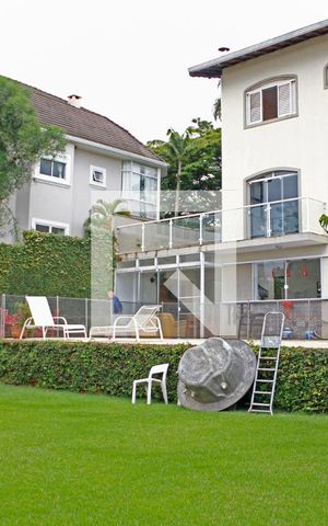 Casa de condomínio à venda com 440m², 4 quartos e 3 vagasÁrea comum
