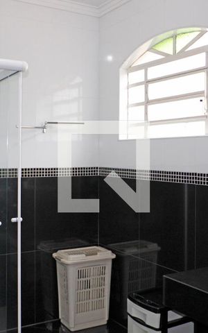 Casa de condomínio à venda com 440m², 4 quartos e 3 vagasBanheiro do Quarto 3