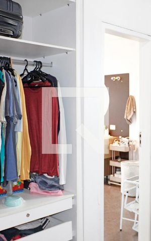 Casa de condomínio à venda com 440m², 4 quartos e 3 vagasCloset do quarto