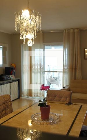 Apartamento à venda com 80m², 2 quartos e 2 vagasSala